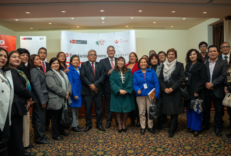 Fundación Romero otorga 250,000 becas gratuitas para docentes públicos ...