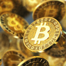 microfinanzas bitcoin presion bajista aversion riesgo global